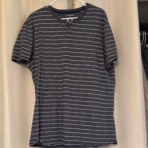 Banana Republic Striped Short Sleeve Tee. Quick dry